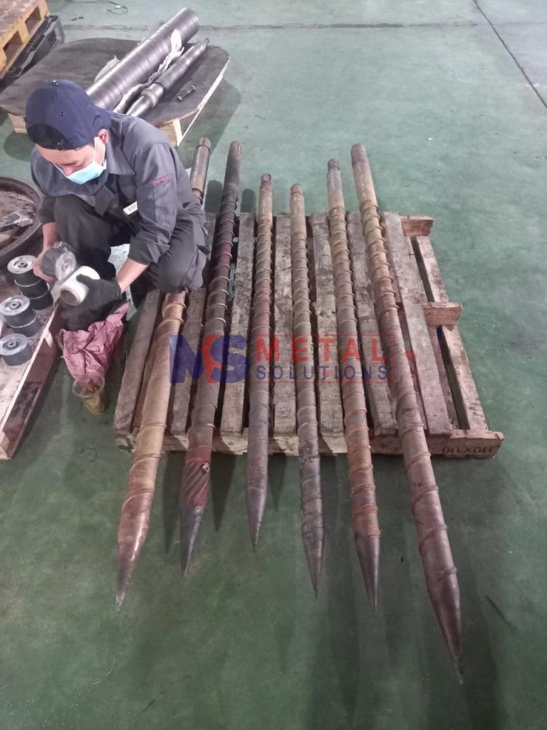 Phục hồi vít tải nhựa bằng công nghệ phun phủ nhiệt HVOF 2 Phục hồi vít tải nhựa bằng công nghệ phun phủ nhiệt HVOF (2)