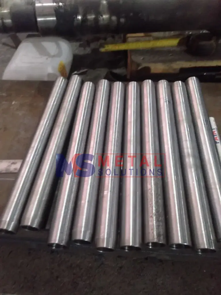 Phun phủ Ceramic phục hồi chống mòn cho trục kéo sợi 2 Phun phủ Ceramic phục hồi chống mòn cho trục kéo sợi (3)