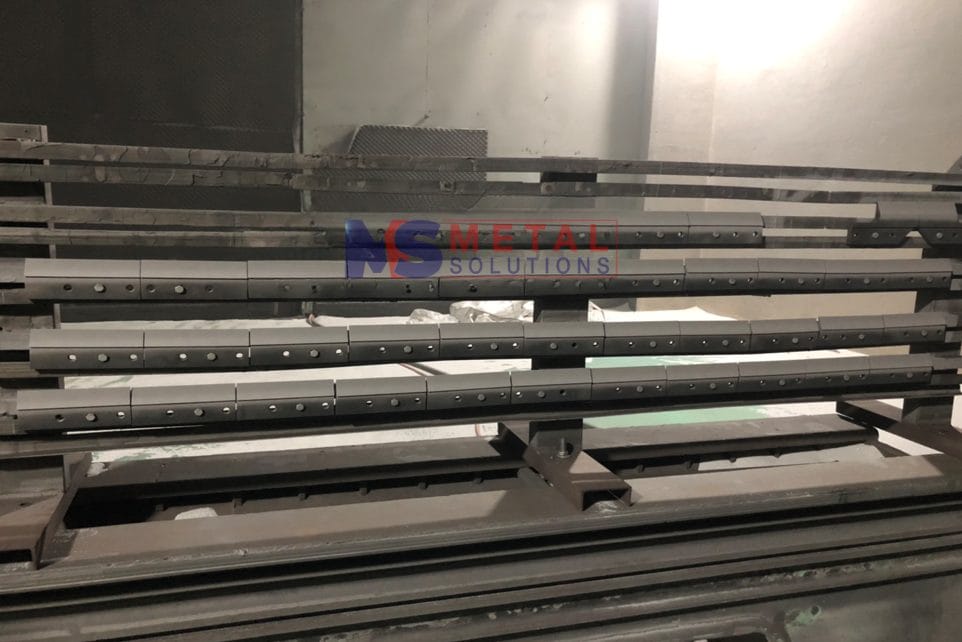 Phun phủ chống mòn, sửa chữa cho Dao gạt gỉ mật (3)