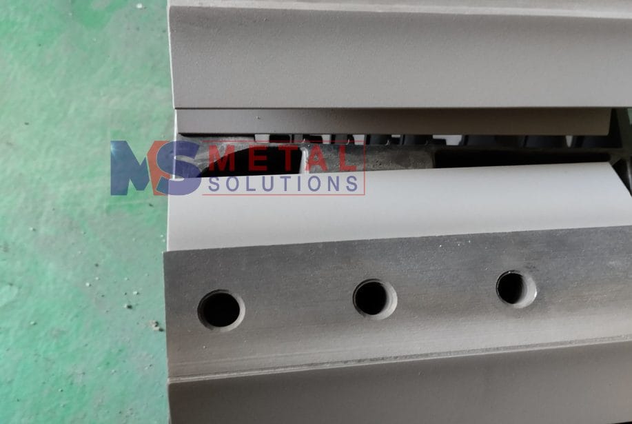 Phun phủ chống mòn, sửa chữa cho Dao gạt gỉ mật