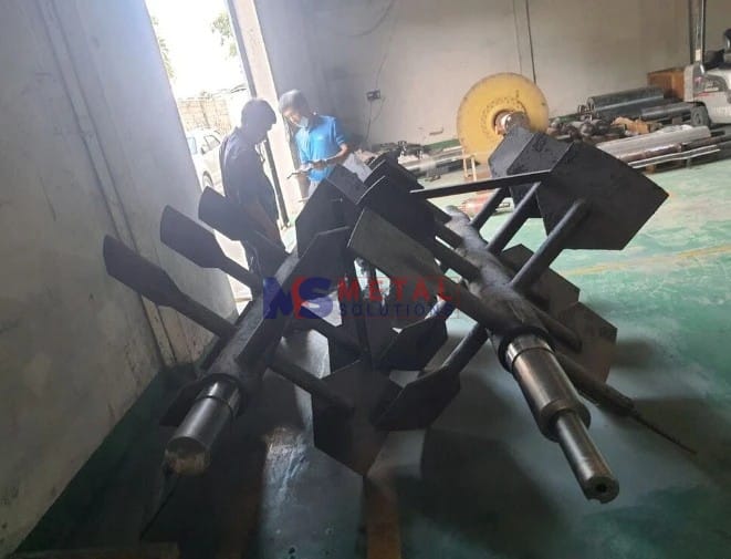 Phun phủ phục hồi, sửa chữa trục máy trộn 4 Phun phủ phục hồi, sửa chữa trục máy trộn (2)