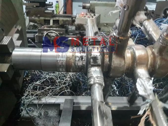 Phun phủ hồ quang sửa chữa Trục Khuấy bị mòn vị trí Ổ Bi và lắp Phớt (4)