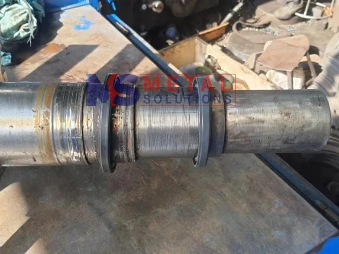 Phun phủ hồ quang sửa chữa Trục Khuấy bị mòn vị trí Ổ Bi và lắp Phớt (7)