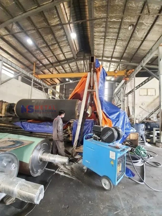 Phun phủ cổ trục phục hồi Lô Ép Lỗ Mù ngành Giấy 4 Các bước chuẩn bị để tiến hành phu phủ hợp kim phục hồi vị trí bị mòn