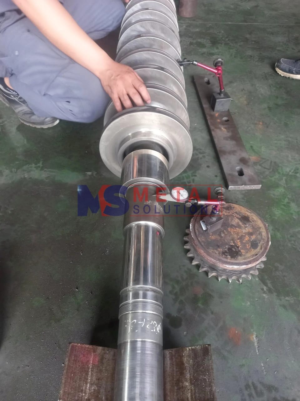 Phun phủ nhiệt HVOF phục hồi cổ trục bơm 5 gia công tinh hoàn thiện cổ trục bơm