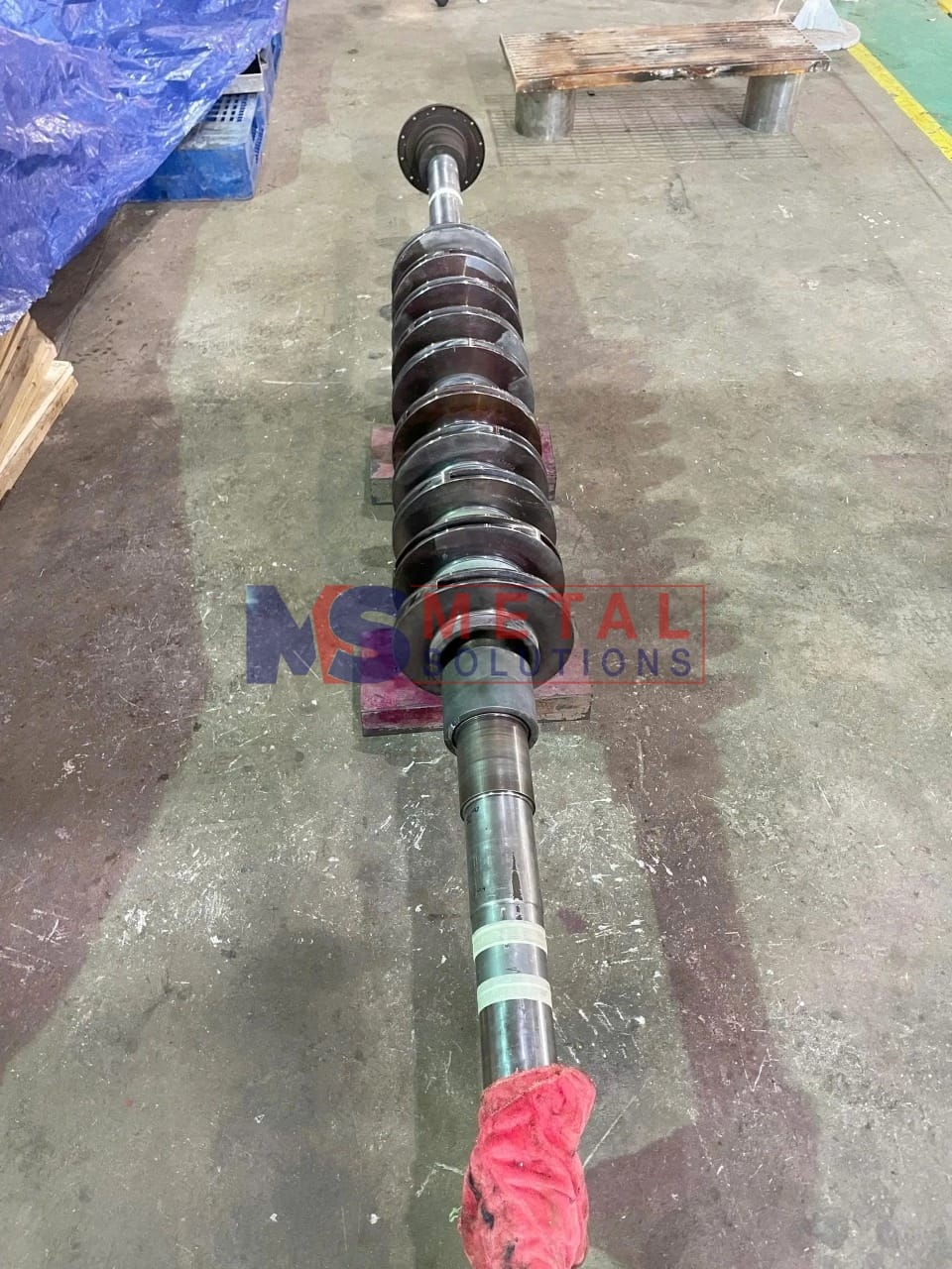 Phun phủ nhiệt HVOF phục hồi cổ trục bơm 2 cổ trục bơm khi mới nhận về tại xưởng