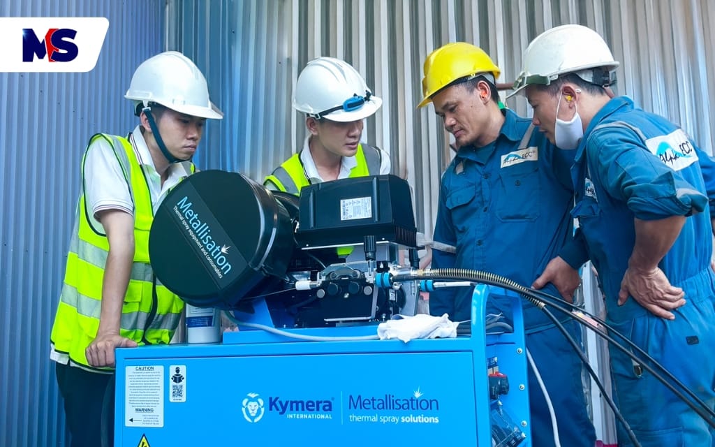 Metal Solutions bàn giao máy Phun hồ quang cho Alpha ECC 3 Bàn giao máy phun dây cho đối tác Alpha ECC: Quy trình chuyển giao công nghệ