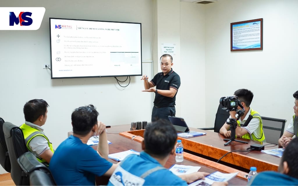 Metal Solutions bàn giao máy Phun hồ quang cho Alpha ECC 8 Hướng dẫn vận hành tại xưởng Alpha ECC