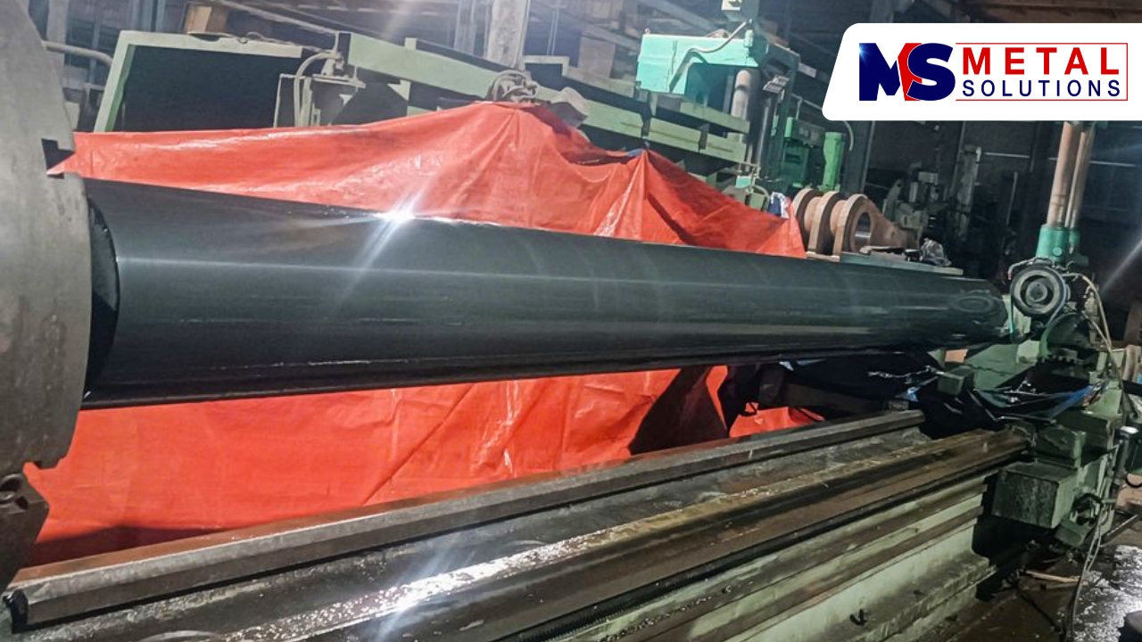 Phun phủ Ceramic chống mòn Lô Gương D345x4550mm trong nhà máy sản xuất giấy 3 Quy trình phun phủ tại Metal Solutions